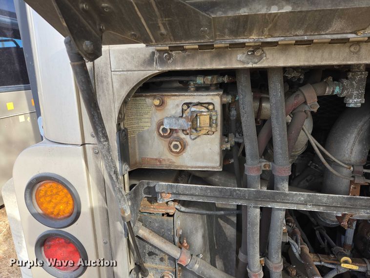 image for item ES2989 2009 Gillig shuttle bus