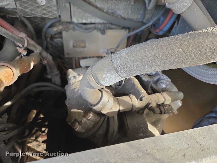 image for item ES2989 2009 Gillig shuttle bus