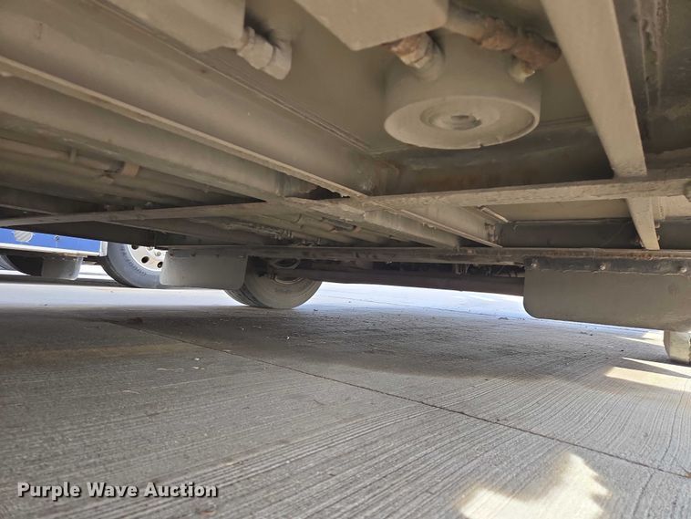 image for item ES2990 2009 Gillig shuttle bus