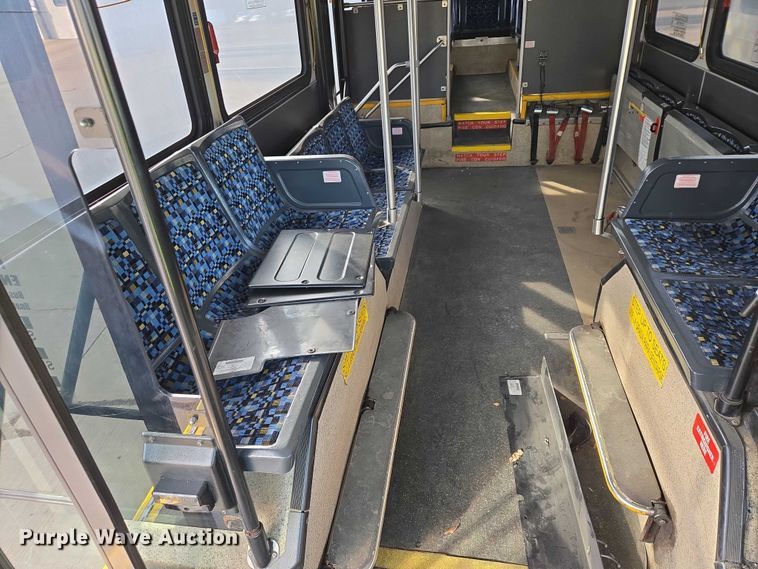 image for item ES2990 2009 Gillig shuttle bus