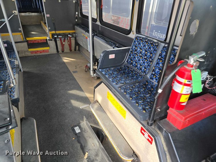 image for item ES2990 2009 Gillig shuttle bus