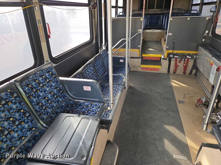 image for item ES2990 2009 Gillig shuttle bus