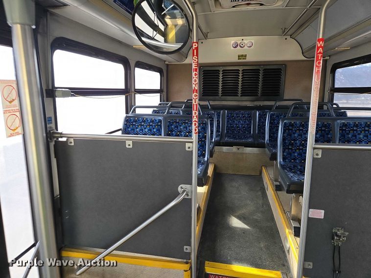 image for item ES2990 2009 Gillig shuttle bus