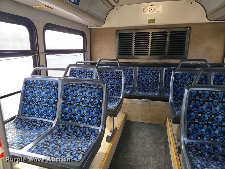 image for item ES2990 2009 Gillig shuttle bus