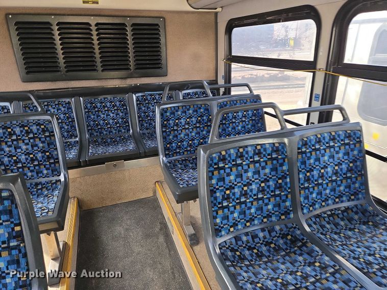 image for item ES2990 2009 Gillig shuttle bus