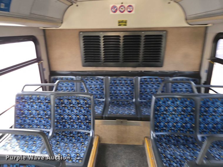 image for item ES2990 2009 Gillig shuttle bus