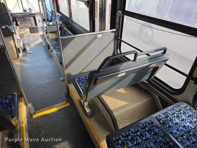 image for item ES2990 2009 Gillig shuttle bus