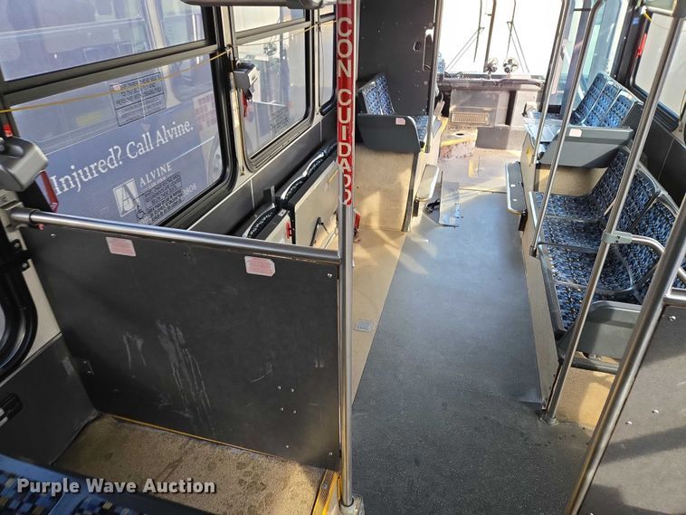 image for item ES2990 2009 Gillig shuttle bus