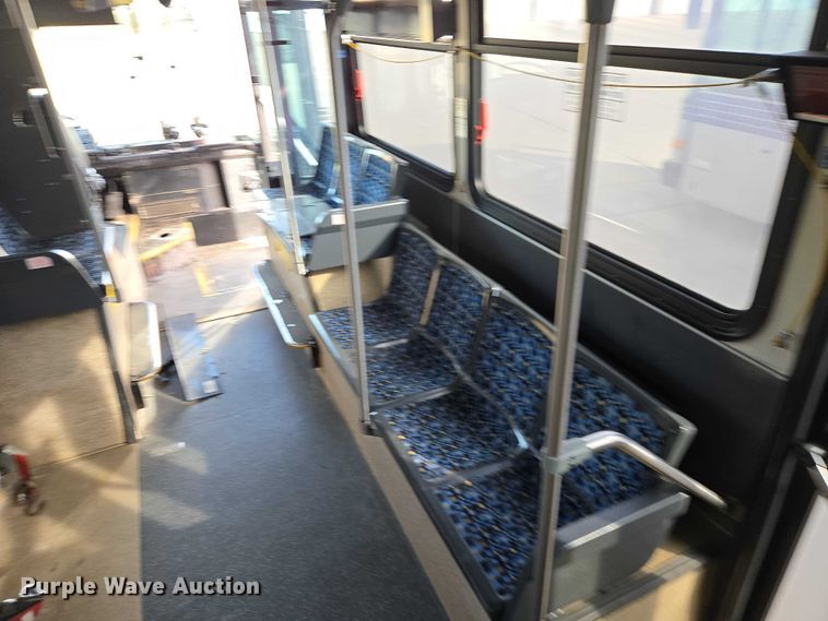 image for item ES2990 2009 Gillig shuttle bus