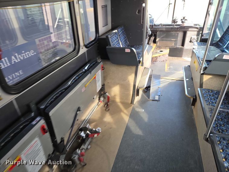 image for item ES2990 2009 Gillig shuttle bus