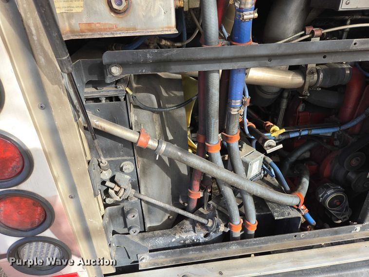 image for item ES2990 2009 Gillig shuttle bus