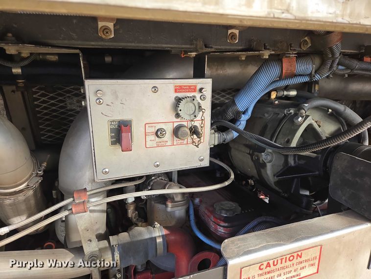 image for item ES2990 2009 Gillig shuttle bus