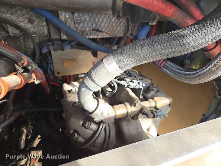 image for item ES2990 2009 Gillig shuttle bus