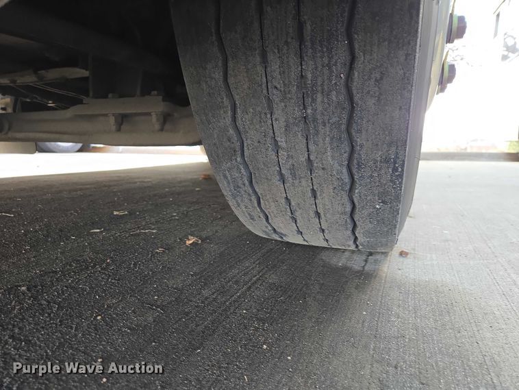 image for item ES2990 2009 Gillig shuttle bus