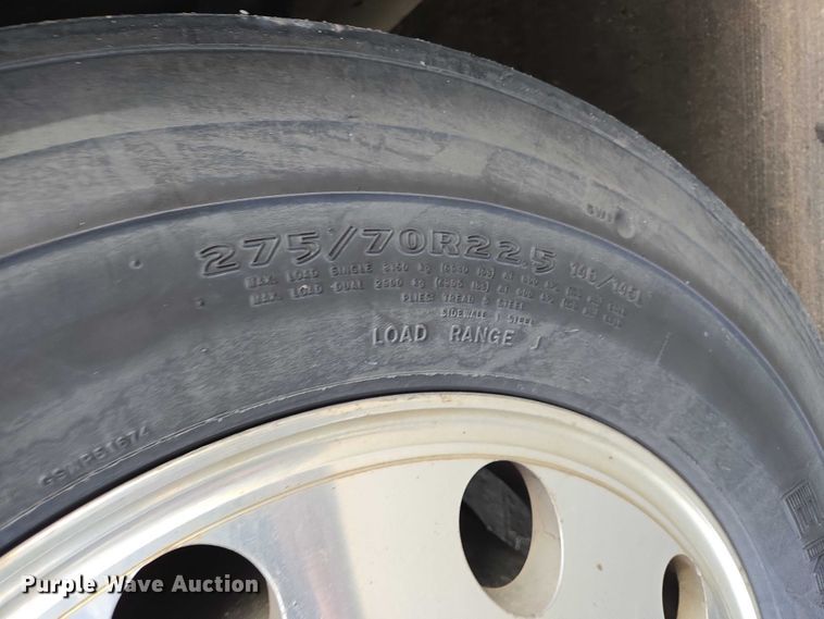 image for item ES2990 2009 Gillig shuttle bus