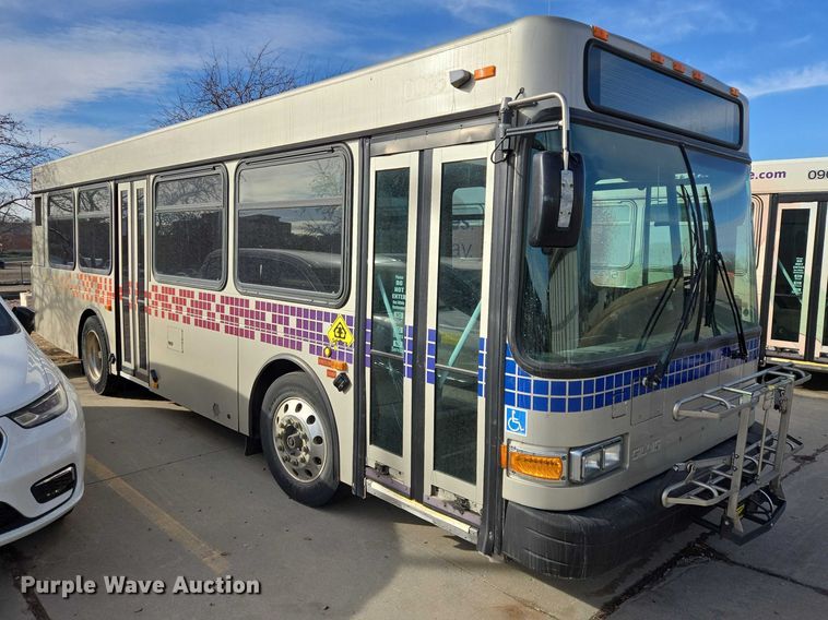 image for item ES2991 2009 Gillig shuttle bus