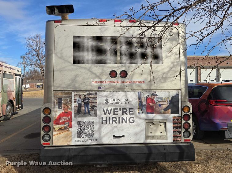 image for item ES2991 2009 Gillig shuttle bus