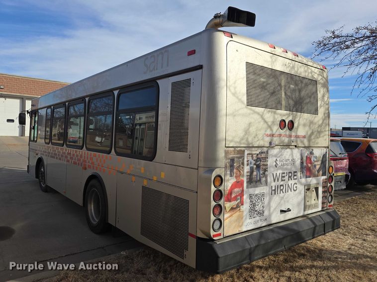 image for item ES2991 2009 Gillig shuttle bus