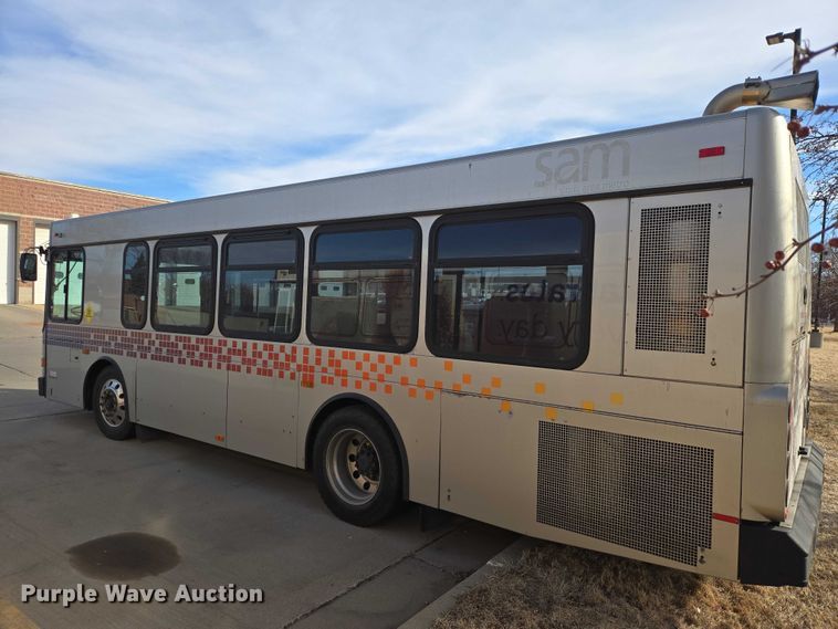 image for item ES2991 2009 Gillig shuttle bus