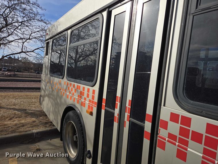 image for item ES2991 2009 Gillig shuttle bus