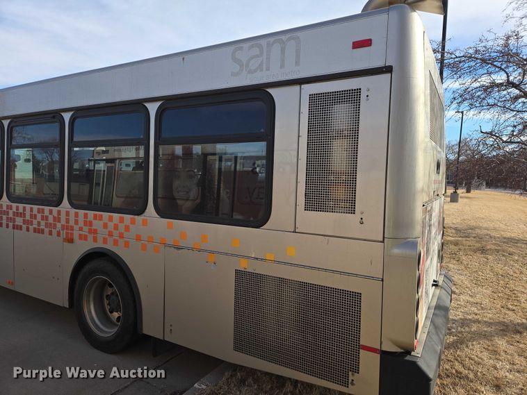 image for item ES2991 2009 Gillig shuttle bus