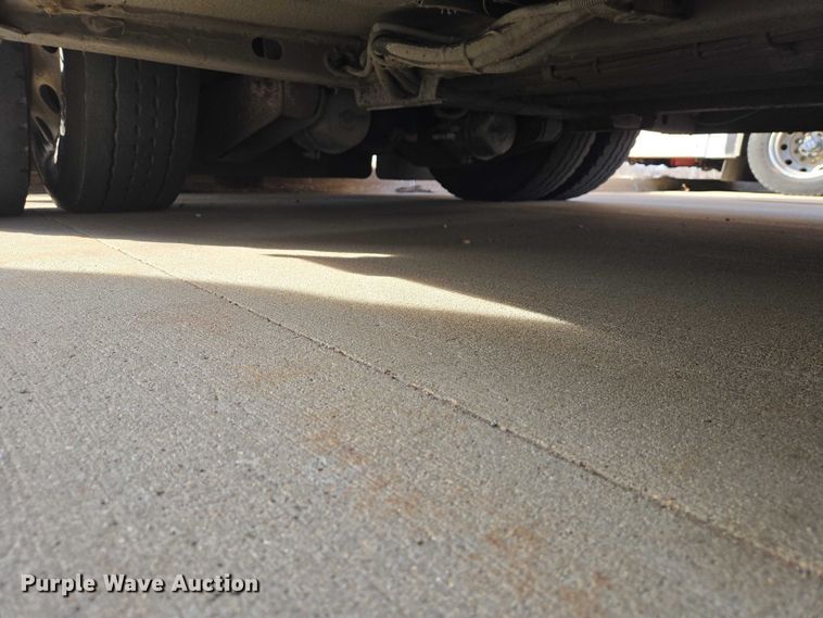 image for item ES2991 2009 Gillig shuttle bus