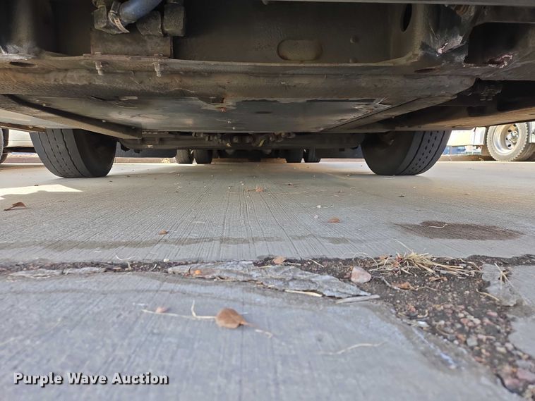 image for item ES2991 2009 Gillig shuttle bus