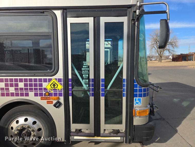 image for item ES2991 2009 Gillig shuttle bus