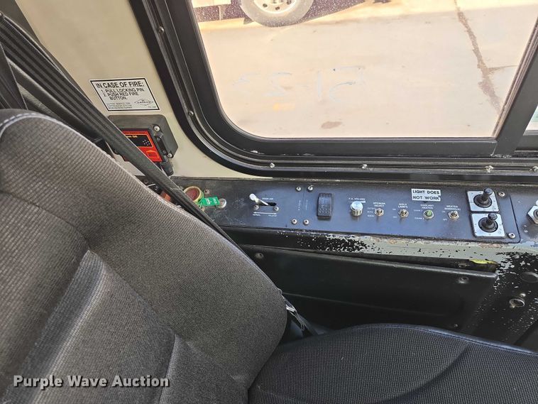 image for item ES2991 2009 Gillig shuttle bus