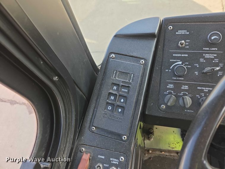 image for item ES2991 2009 Gillig shuttle bus