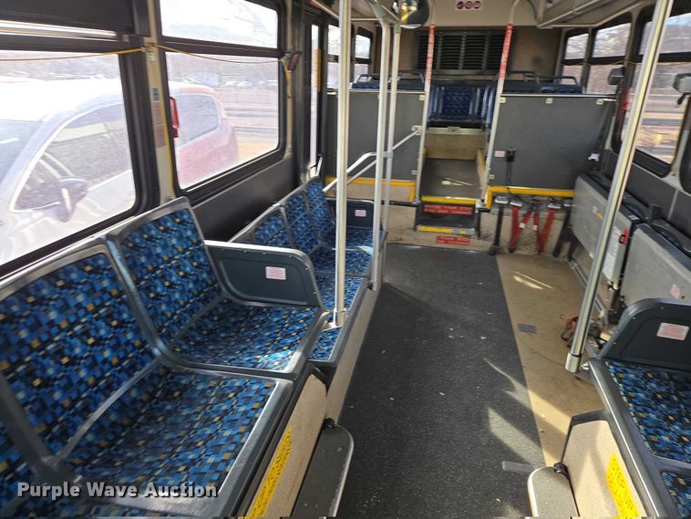 image for item ES2991 2009 Gillig shuttle bus