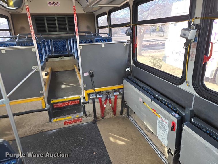 image for item ES2991 2009 Gillig shuttle bus