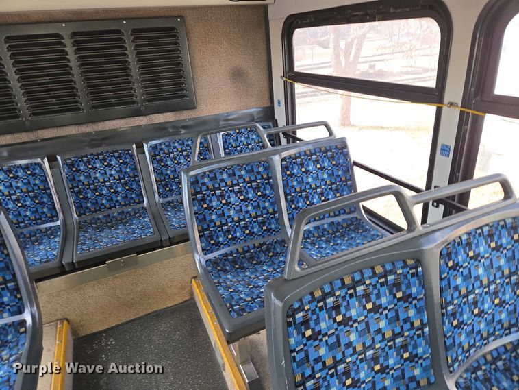 image for item ES2991 2009 Gillig shuttle bus