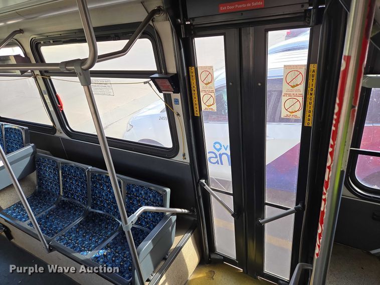 image for item ES2991 2009 Gillig shuttle bus