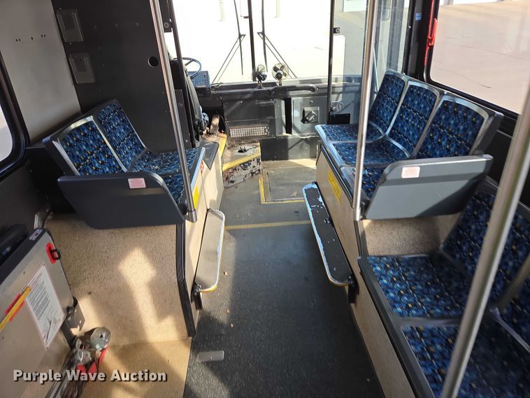 image for item ES2991 2009 Gillig shuttle bus