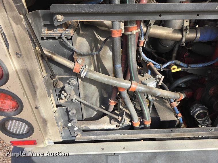 image for item ES2991 2009 Gillig shuttle bus