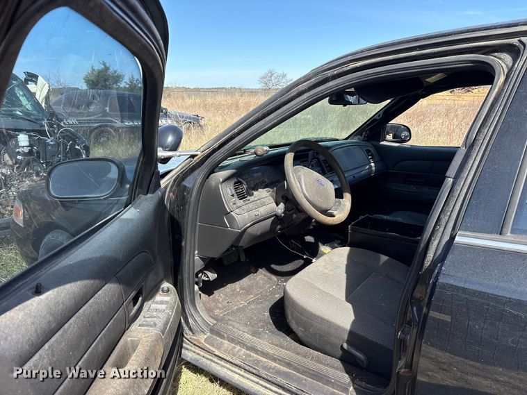 image for item ES8700 2009 Ford Crown Victoria Police Interceptor 