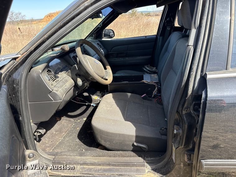 image for item ES8700 2009 Ford Crown Victoria Police Interceptor 