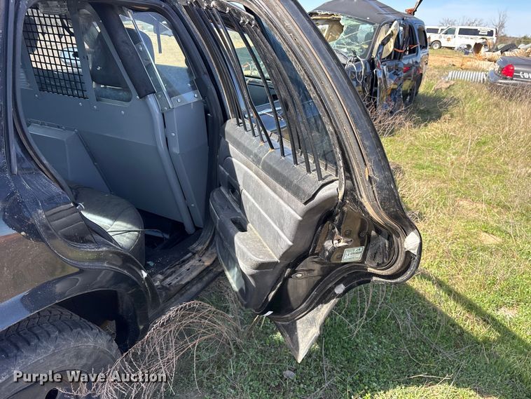 image for item ES8700 2009 Ford Crown Victoria Police Interceptor 