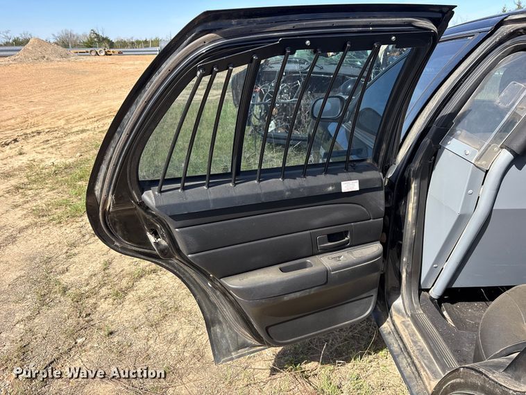 image for item ES8700 2009 Ford Crown Victoria Police Interceptor 