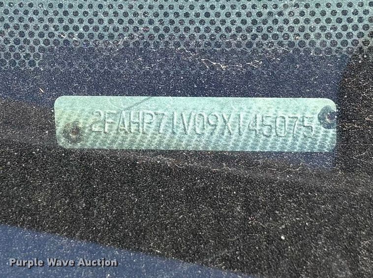 image for item ES8700 2009 Ford Crown Victoria Police Interceptor 