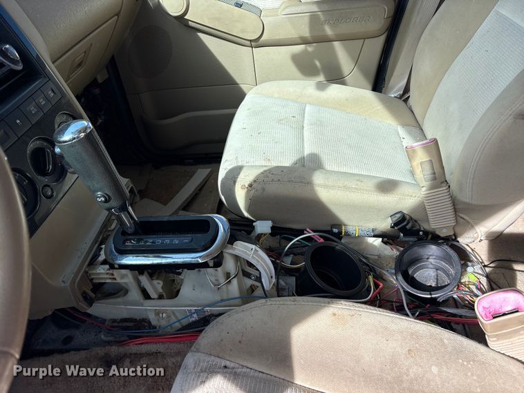 image for item ES8702 2008 Ford Explorer Police Interceptor SUV