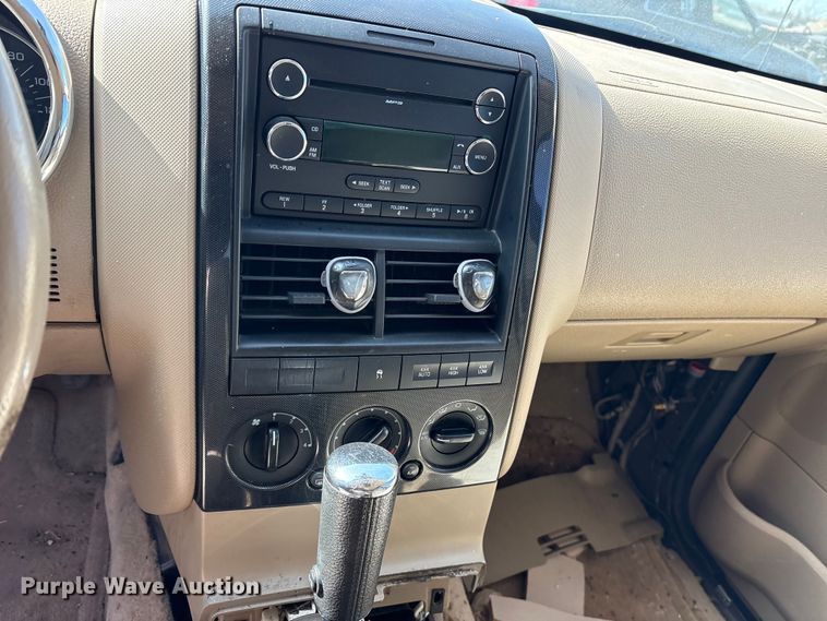 image for item ES8702 2008 Ford Explorer Police Interceptor SUV