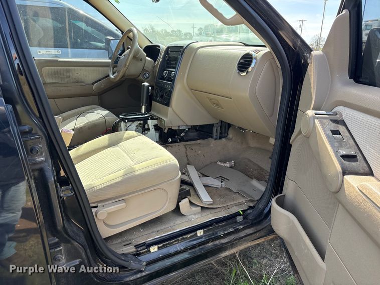 image for item ES8702 2008 Ford Explorer Police Interceptor SUV