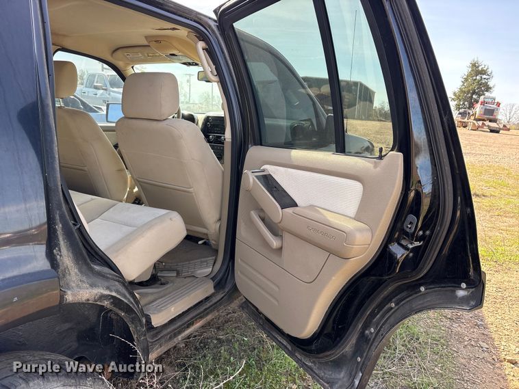 image for item ES8702 2008 Ford Explorer Police Interceptor SUV