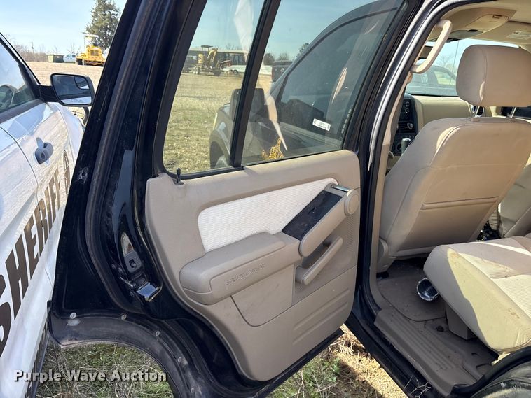 image for item ES8702 2008 Ford Explorer Police Interceptor SUV