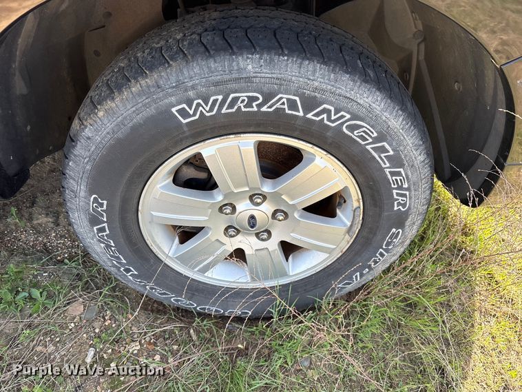 image for item ES8702 2008 Ford Explorer Police Interceptor SUV