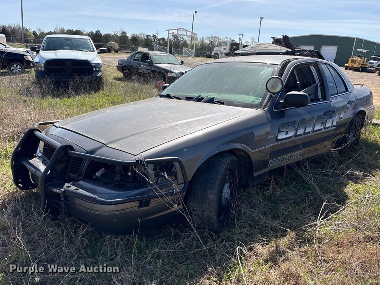 image for item ES8703 2010 Ford Crown Victoria Police Interceptor 