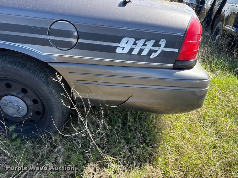 image for item ES8703 2010 Ford Crown Victoria Police Interceptor 