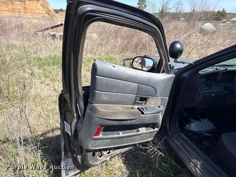 image for item ES8703 2010 Ford Crown Victoria Police Interceptor 